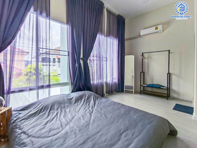 *****ทาวน์เฮ้าส์มือสองย่านนนทบุรี ม.เดอะเมทโทร รัตนาธิเบศร์ เนื้อที่ 20 ตร.ว. ฟังก์ชัน 3 ห้องนอน 2 ห้องน้ำ 2 ที่จอดรถ บ้านหันทิศใต้ แถมฟรี! 1 เครื่องปรับอากาศ บนทำเลแห่งการเดินทางสะดวก เพียง 6 นาทีก็ถึงรถไฟฟ้าสายสีม่วง "สถานีไทรม้า" ใกล้ทางด่วน "งามวงศ์วาน"